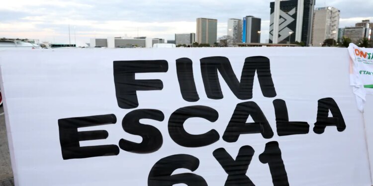 Vereadores fazem “protocolaço” de projetos pelo fim da escala 6×1