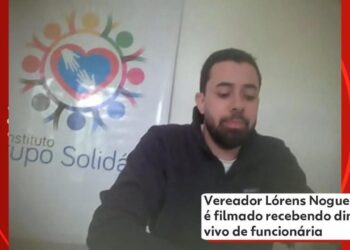 'Esse é meu': vereador de Curitiba Lórens Nogueira, suspeito de rachadinha, é filmado recebendo dinheiro vivo de funcionária