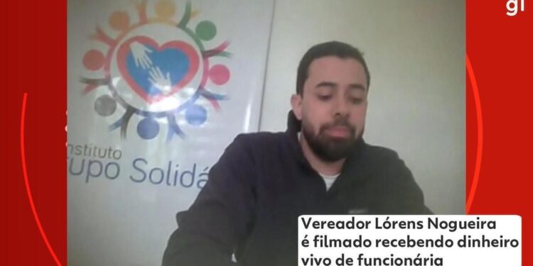 'Esse é meu': vereador de Curitiba Lórens Nogueira, suspeito de rachadinha, é filmado recebendo dinheiro vivo de funcionária