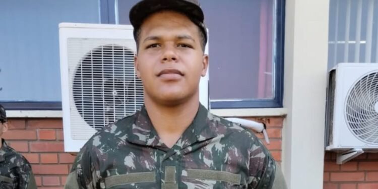 Soldado de 19 anos morre após passar mal durante treino físico do Exército no Paraná