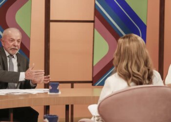 Eleições: Lula promete vetar PL sobre envio em massa de mensagens
