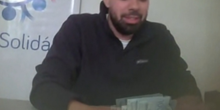 Após vídeo recebendo dinheiro vivo de funcionária, presidente do Conselho de Ética da Câmara de Curitiba suspeito de rachadinha pede para sair do cargo
