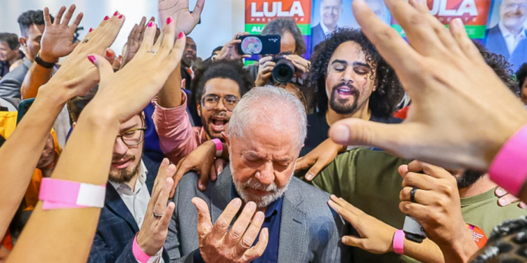 Em carta, PT critica uso uso eleitoral da fé e busca aproximação com evangélicos